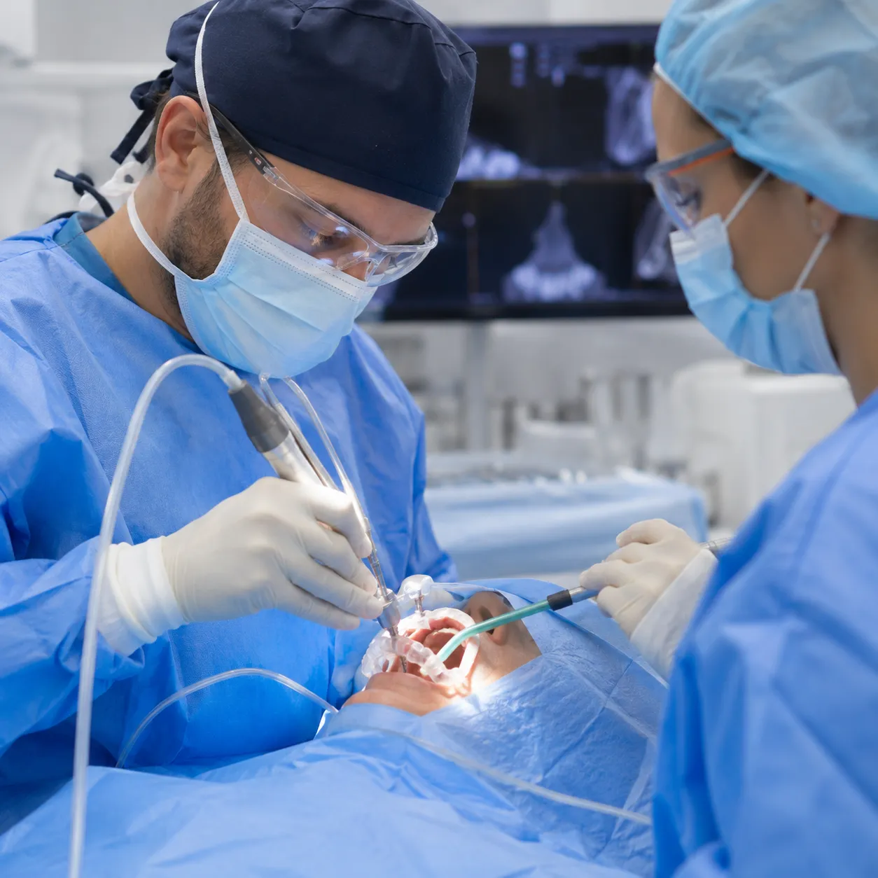 Cirugía guiada de implantes en quirófano